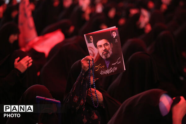 مراسم بزرگداشت آقای شهید ایران در حرم بانوی کرامت