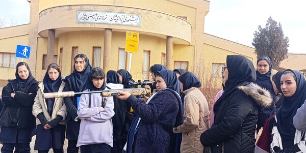 اردوی دانش‌آموزی تمشک مدارس دخترانه انصار و بعثت در زنجان