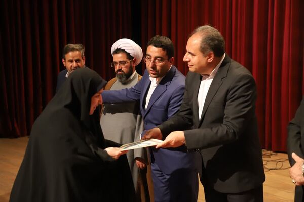 آیین نکوداشت منتخبین مرحله استانی چهل و سومین دوره مسابقات فرهنگی و هنری فردا