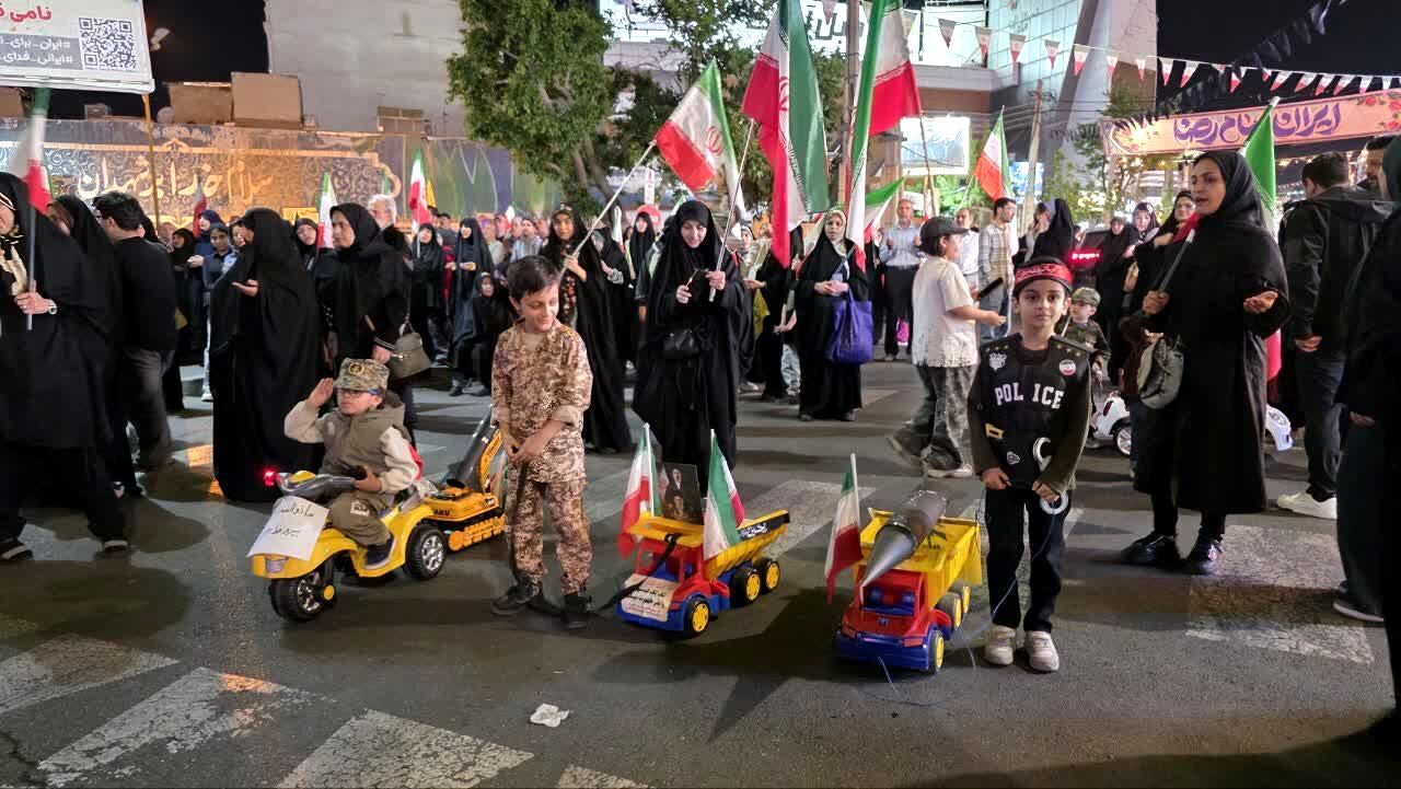 حرکت خودرویی سربازان 1400 پای کار انقلاب
