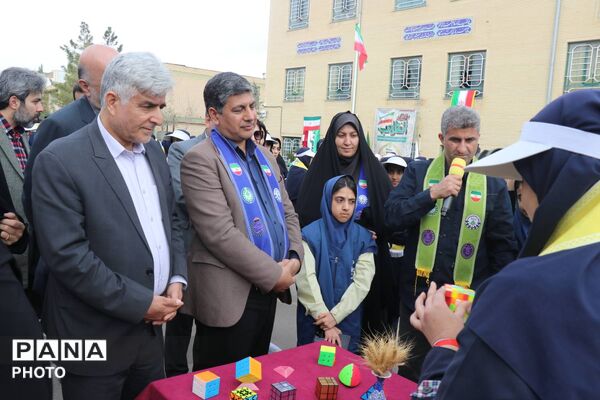 همایش «یاوران انقلاب» ناحیه ۶ مشهد در دبیرستان یاس ۲ 