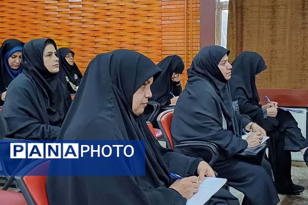 دوره توانمندسازی معلمان در کانون فرهنگی تربیتی هدایت شهرستان ورامین
