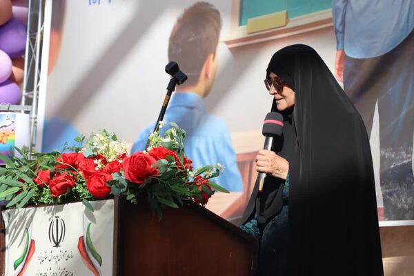 مراسم جشن ملی عاطفه‌ها در دبیرستان دخترانه شهید دکتر پاکنژاد یزد 