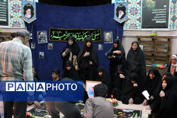 اجتماع «عاشقان بی‌نشان» در کاشان؛ روایت تصویر از شب ادای احترام به شهدا