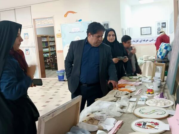 برگزاری اختتامیه جشنواره و نمایشگاه یلدایی کانون فرهنگی‌تربیتی روح‌الله در منطقه ۵