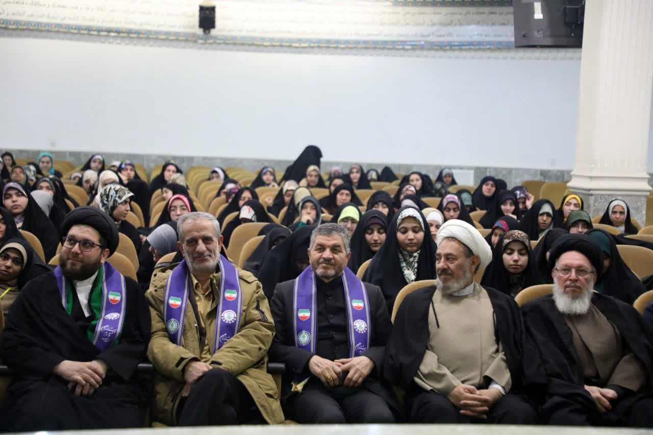 آیین اعزام کاروان‌های عمره دانش‌آموزی سراسر کشور در قم

