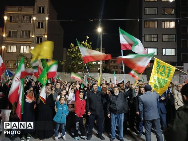 انزجار مردم آبرسانی فردیس از دشمن متخاصم در راهپیمایی‌های هرشب