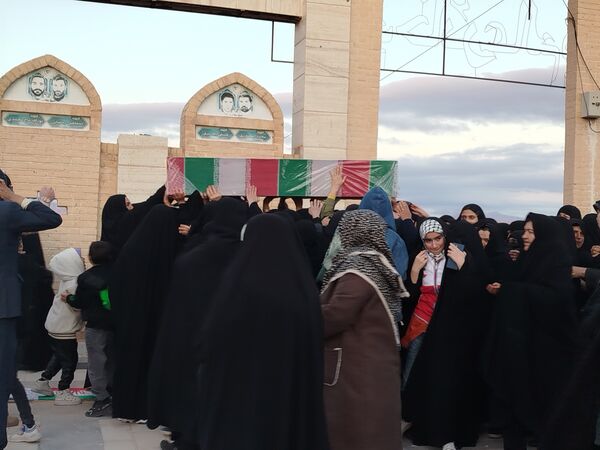 استقبال از شهدای گمنام در شهر درق