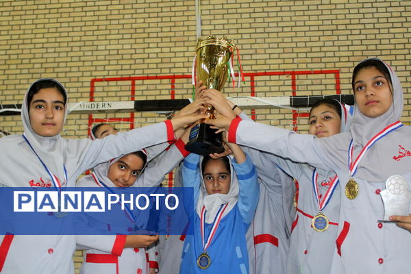 تیم فوتسال دانش‌آموزان دختر شهرستان دشتی قهرمان استان بوشهر