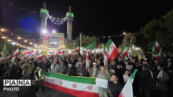 جشن میلاد امام رضا (ع) در پنجاه و نهمین شب از تجمعات مردم رجایی شهر کرج
