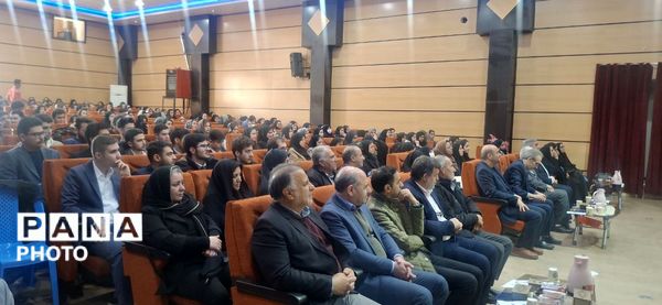 مرند به افتخار نخبگانش ایستاد