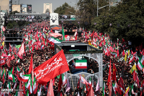 مراسم تشییع پیکر مطهر رهبر شهید انقلاب در تهران - 3