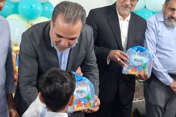 برگزاری جشن غنچه ها در مجتمع آموزشی میرداماد با حضور مدیر آموزش و پرورش ناحیه دو شهرری 