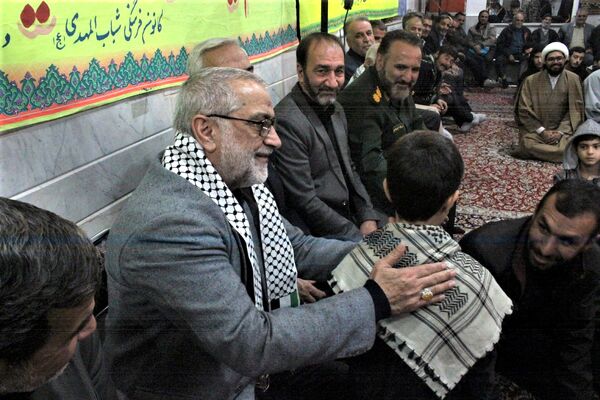 گرامیداشت یاد و خاطره ۱۵ شهید والامقام روستای مومن آباد قم