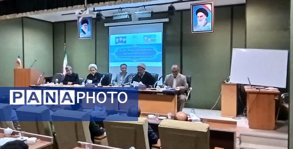 جلسه شورای اداری در شهرستان خلیل آباد