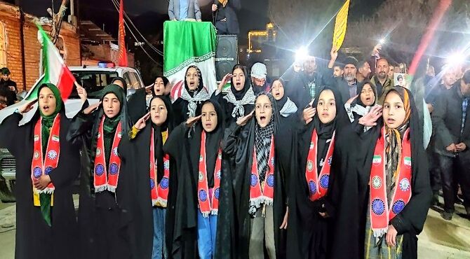 نقش آفرینی دانش آموزان دبستان شهید سید خلیل رضوی نیشابور