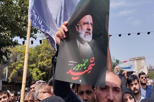 وداع تاریخی مشهدی‌ها با خادم‌الرضا؛ شهید جمهور