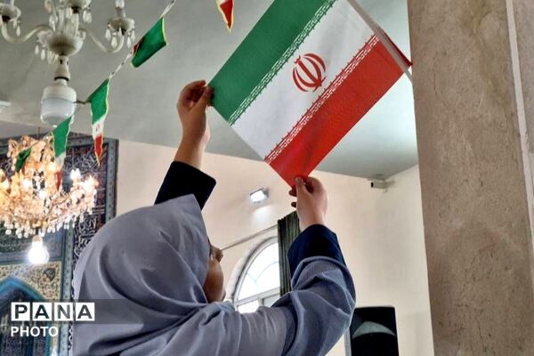 غبارروبی مساجد به مناسبت آغاز ماه مبارک رمضان توسط دانش‌آموزان ناحیه دو شهرری 