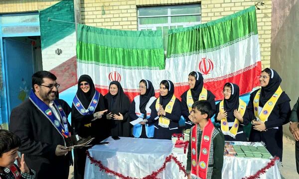 موج کتاب در مدارس روستایی؛ از هدیه‌ ۲۰۰ جلدی تا اشتیاقی برای مطالعه