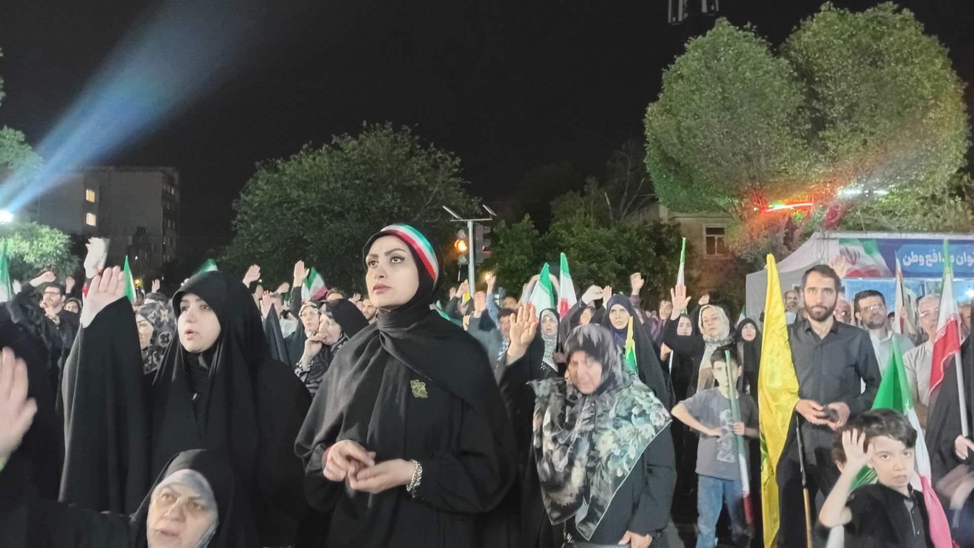 همدلی در شب؛ مردم در تجمعات اتحادمحور گردهم آمدند