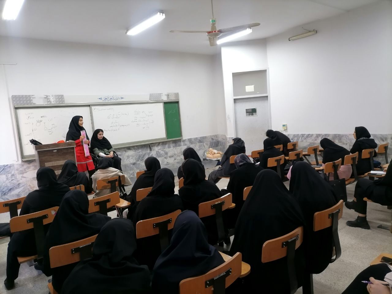 برگزاری دوره‌های مقدماتی هلال احمر در دانشگاه آزاد اسلامی شیروان