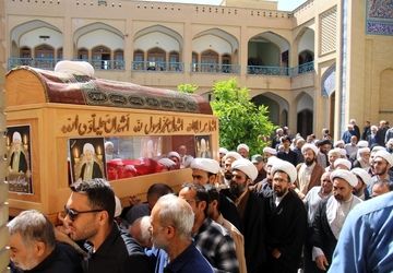 مراسم وداع با عالم ربانی، آیت‌الله بزرگ بنیادی در کازرون