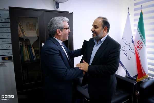 بازدید معاون پرورشی و فرهنگی از مرکز اطلاع‌رسانی و روابط عمومی وزارت آموزش و پرورش
