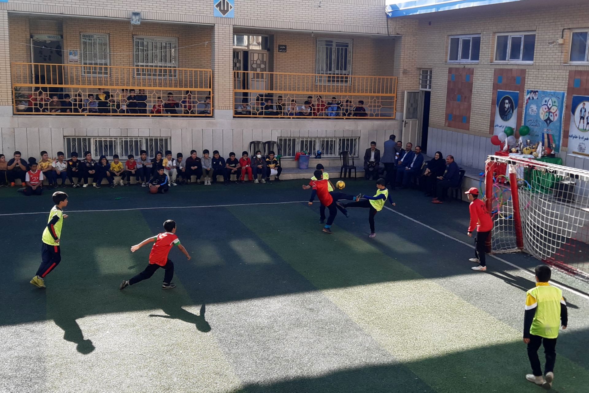 خاطرات اکبرپور؛ ‌‌شور و هیجان فوتبال مدرسه‌ای از ذهنم پاک نمی‌شود/ با کریم باقری و ستار همدانی هم‌شاگردی بودیم