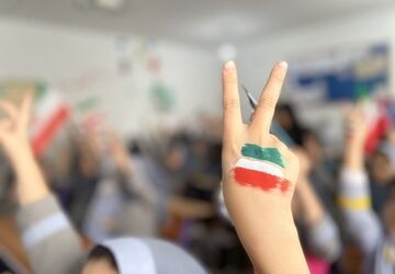 حس و حال دانش‌آموزان شهدای شهرداری از جشن‌ انقلاب 