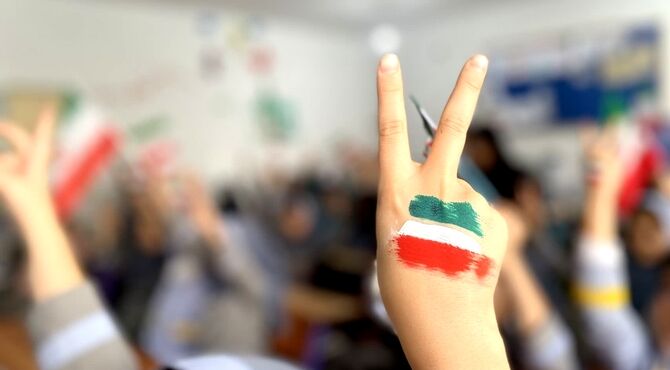 حس و حال دانش‌آموزان شهدای شهرداری از جشن‌ انقلاب 