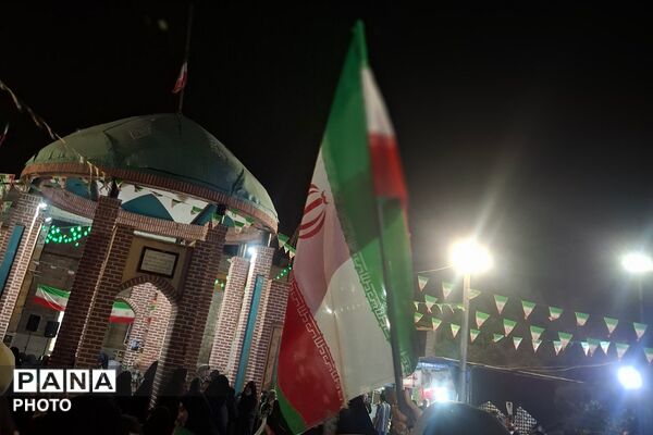 برای حفظ ایران، سنگر ما خیابان