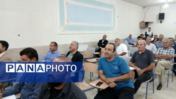 برگزاری جلسه اولیا و مربیان دبیرستان نمونه دولتی معلم ساوجبلاغ