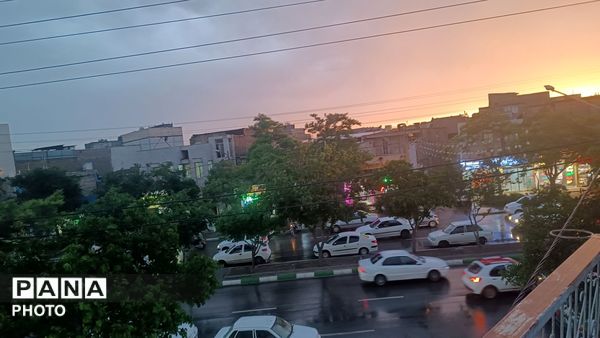 رقصِ قطره‌های باران؛ پنجشنبه‌ مشهد بارانی شد