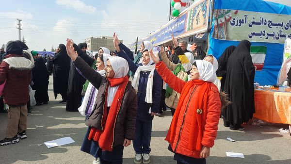 حماسه آفرینی مردم و مسئولان شهرستان پردیس در راهپیمایی ۲۲ بهمن 
