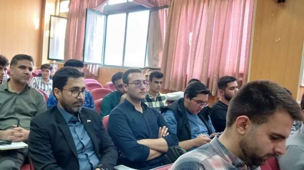 نشست علمی تحلیلی سالگرد عملیات طوفان الاقصی در دانشگاه آزاد کرج