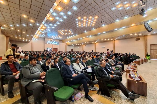 تقدیر از برگزیدگان کشوری و استانی مسابقات فرهنگی و قرآنی ناحیه 3 شیراز