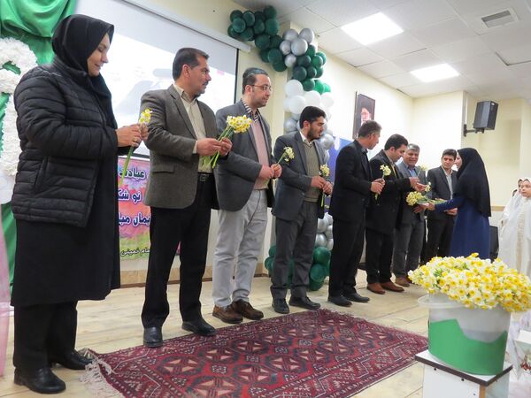 نواختن زنگ جشن نیکوکاری در دبستان امام خمینی(ره) بجنورد
