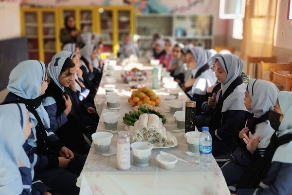 طنین نوای عشق و عزا؛ مراسم عزاداری دهه دوم فاطمیه در مدارس بهارستان‌دو