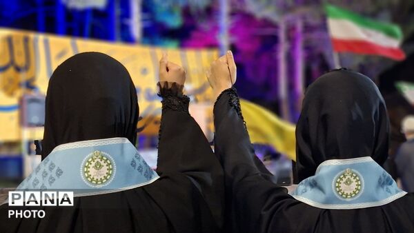 نقش‌آفرینی دانش‌آموزان آموزشگاه نمونه «دکتر توسلی» در میعادگاه بیعت با رهبری