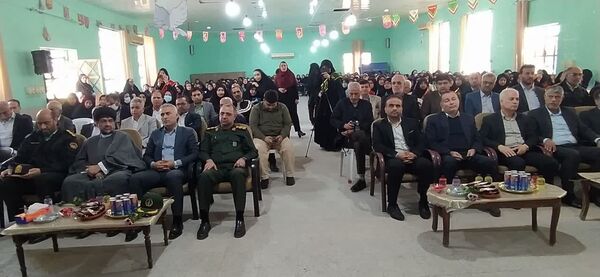 طنین زنگ انقلاب در دبیرستان دخترانه عترت گناوه