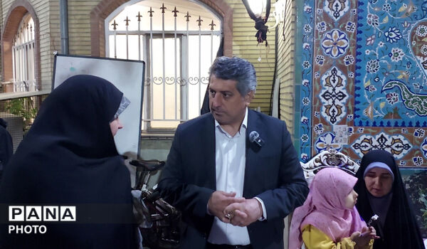 حضور معاون پرورشی شهر تهران در موکب سازمان دانش‌آموزی شهر تهران 