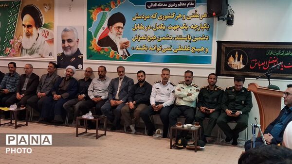 نشست اعضای ستاد نماز جمعه با امام جمعه کاشمر