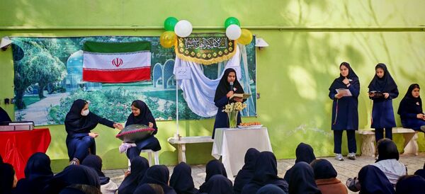 جشن ولادت صاحب الزمان در مدرسه صالحین 