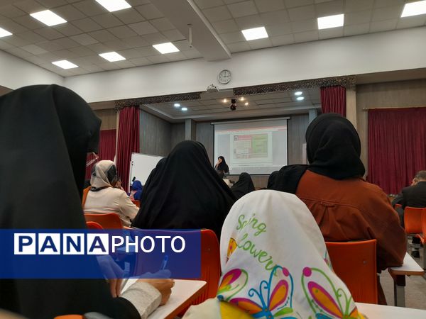  جلسه آموزش خانواده در مدرسه مصلی‌نژاد مشهد