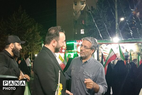از فروش کتاب تا بیعت با رهبری؛ روایت موکب خانه نخبگان شهرستان دماوند در تجمعات شبانه رودهن