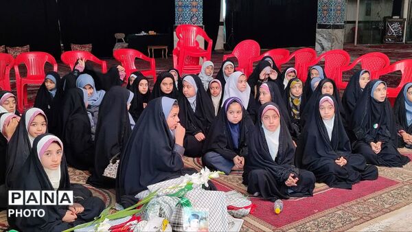 غبارروبی مزار شهدا در گلستان شهدای کهریزسنگ