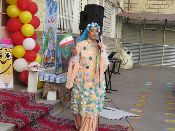 جشن شکوفه ها مدرسه ۱۷شهریور