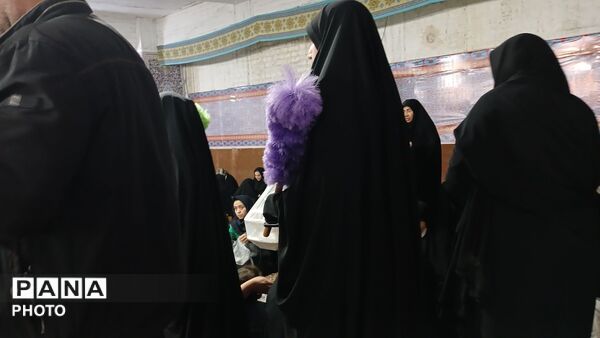 برگزاری مراسم افطاری در مسجد امام حسین(ع) شهرستان فارسان 