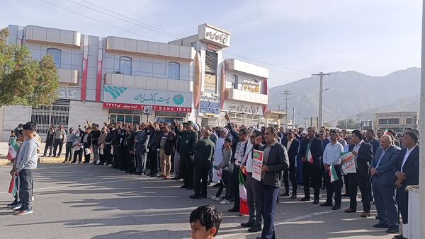 راهپیمایی دشمن‌شکن ۲۲ بهمن در بستک؛ نماد وحدت و همدلی مردم