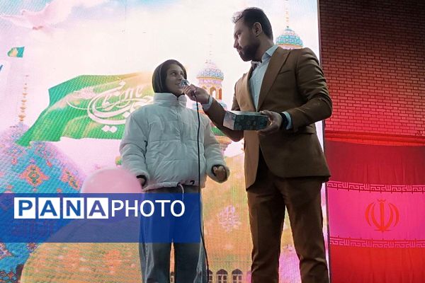 جشن باشکوه ایام الله دهه فجر در بهارستان‌دو